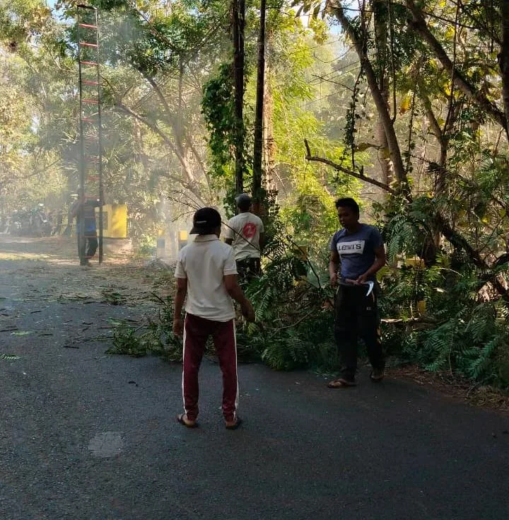 Foto: Gotong royong warga Grujugan demi lingkungan bersih dan asri.