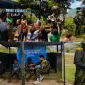 Foto: Satgas Pamtas RI–PNG Yonif 645/GTY saat melaksanakan anjangsana dan pelayanan kesehatan kepada warga Distrik Napua.