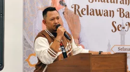 Foto: Bang Ali menyampaikan amanat kepada relawan BANI Insan Peduli (BIP) dalam Silaturahmi Relawan se-Madura di Pamekasan.