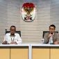 Foto: Juru Bicara KPK Budi Prasetyo (kanan) bersama Plt Direktur Penyidikan KPK Achmad Taufik Husein saat konferensi pers di Gedung Merah Putih KPK, Jakarta, Rabu (22/7/2026).