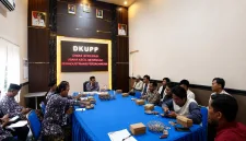 Foto: Audiensi LBH Taretan Legal Justitia bersama DKUPP Sumenep membahas polemik pembangunan lapak pelataran Pasar Ganding.