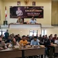 Foto: Kapolresta Sumenep berdialog dengan insan pers, aktivis, dan mahasiswa dalam forum silaturahmi. 