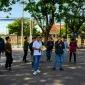 Foto: Direktur LBH Taretan Legal Justitia, Zainurrozi, menyampaikan aspirasi dalam aksi Jaring Demokrasi Sumekar di depan Mapolresta Sumenep, Jumat (24/7/2026).