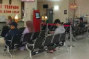 Suasana aktivitas pelayanan di ruang tunggu Poli Terpadu RSUD dr. H. Moh. Anwar Sumenep.
