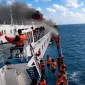 Foto: Kondisi KM Mutiara Sentosa 2 saat terbakar di perairan utara Sumenep, Minggu (2/8/2026).