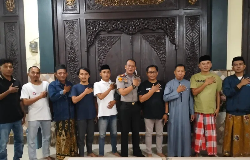 Foto: Polsek Bluto bersama insan pers usai kegiatan silaturahim dan penguatan sinergitas kamtibmas.
