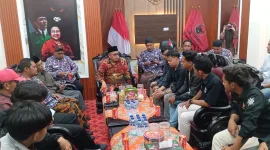 Foto: Ketua DPRD Sumenep bersama mahasiswa Speare of Justice saat audiensi di Kantor DPRD Sumenep.