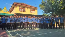 Jajaran pegawai Diskominfo Sumenep berfoto bersama dalam rangka memperingati HUT ke-81 Kemerdekaan RI