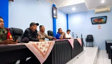 Foto: Pertemuan membahas rencana pengerukan alur PPP Pasongsongan bersama pihak terkait dan perwakilan nelayan.
