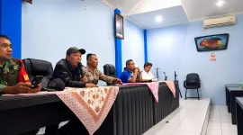 Foto: Pertemuan membahas rencana pengerukan alur PPP Pasongsongan bersama pihak terkait dan perwakilan nelayan.
