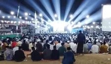 Foto: Ribuan jamaah mengikuti pengajian dan pembacaan Sholawat Nariyah Ittisholana di Lapangan Kecamatan Batang-Batang, Sumenep.