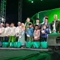 Foto: Founder Bashra BIP, Bang Ali, bersama para kiai, tokoh masyarakat dan anak yatim dalam kegiatan Gebyar Budaya dan Makan Gratis di Palengaan, Pamekasan.