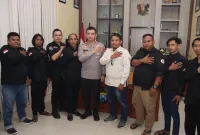 Foto: Redaksi TrendiKabar.com bersama Kapolresta Sumenep dalam agenda silaturahmi dan sinergitas.