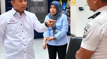 Foto: Anggota Ombudsman RI saat melakukan pemeriksaan di Lapas Kelas IIA Cibinong, Kabupaten Bogor.