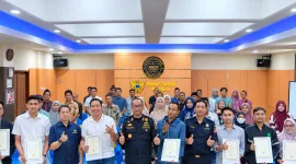 Foto: Peserta Kelas Cukai Bea Cukai Madura berfoto bersama usai mengikuti kegiatan di Pamekasan.
