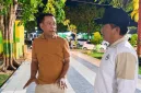 Foto: Kepala DLH Sumenep Anwar Syahroni Yusuf bersama Kabid Tata Lingkungan R. Hasinudin Firdaus saat memantau kondisi Taman Bunga.