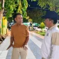 Foto: Kepala DLH Sumenep Anwar Syahroni Yusuf bersama Kabid Tata Lingkungan R. Hasinudin Firdaus saat memantau kondisi Taman Bunga. 