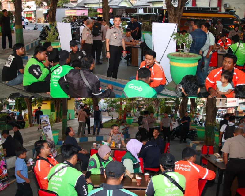 Foto: Kapolresta Sumenep bersama masyarakat saat mengikuti kegiatan Ngopi Bareng Masyarakat di kawasan Taman Bunga Sumenep.