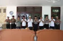 Foto: Kapolresta Sumenep bersama pengasuh Ponpes Al-Amien Prenduan dalam silaturahmi memperkuat sinergi ulama dan Polri.