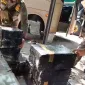 Foto: Sejumlah paket terbungkus plastik hitam terlihat dalam kegiatan razia gabungan di Terminal Arya Wiraraja, Sumenep.