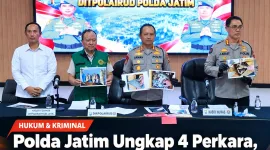 Foto: Konferensi pers Ditpolairud Polda Jatim mengungkap empat perkara, termasuk 10.600 botol arak Bali dan dugaan penyalahgunaan solar subsidi.